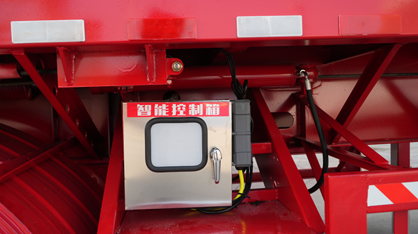 自卸半掛車廠家